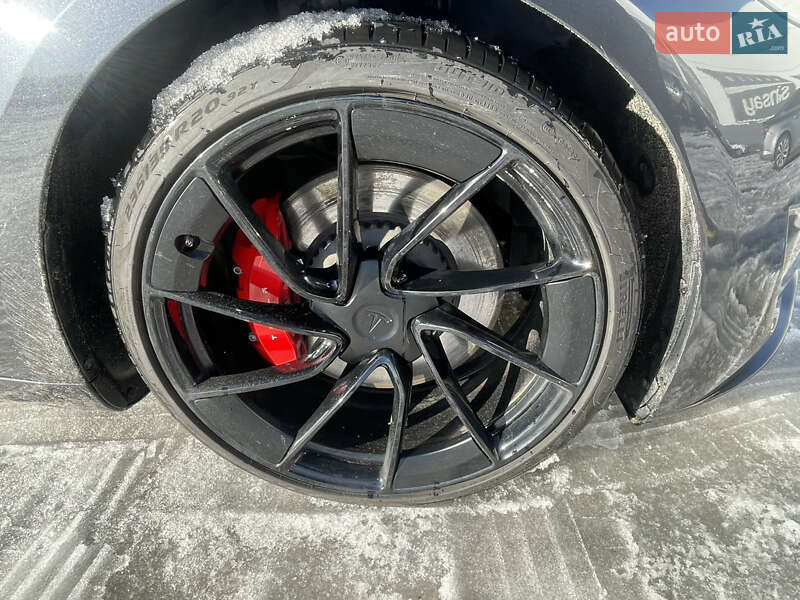 Седан Tesla Model 3 2024 в Киеве