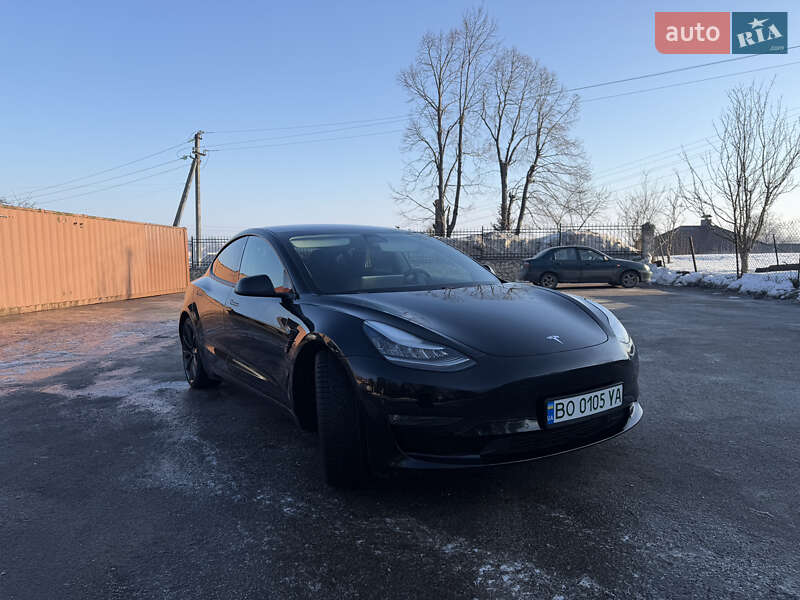 Седан Tesla Model 3 2019 в Збаражі