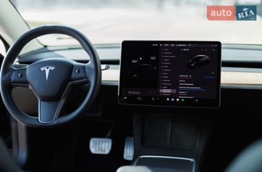 Седан Tesla Model 3 2021 в Києві