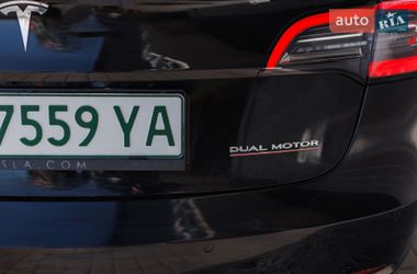 Седан Tesla Model 3 2021 в Києві