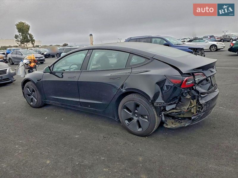 Седан Tesla Model 3 2023 в Виннице