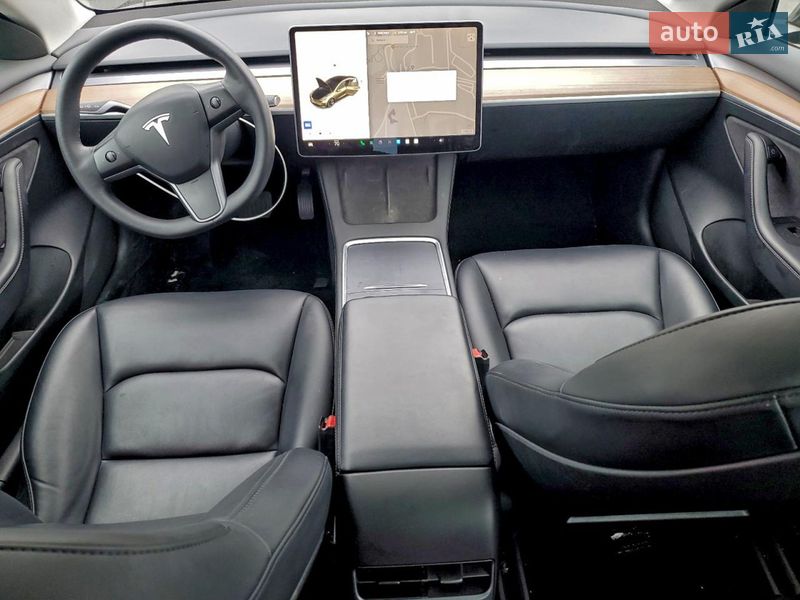 Седан Tesla Model 3 2023 в Виннице