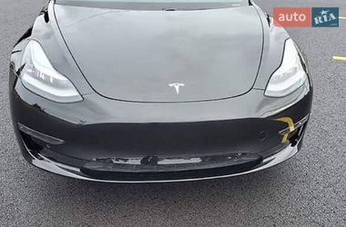 Седан Tesla Model 3 2019 в Киеве