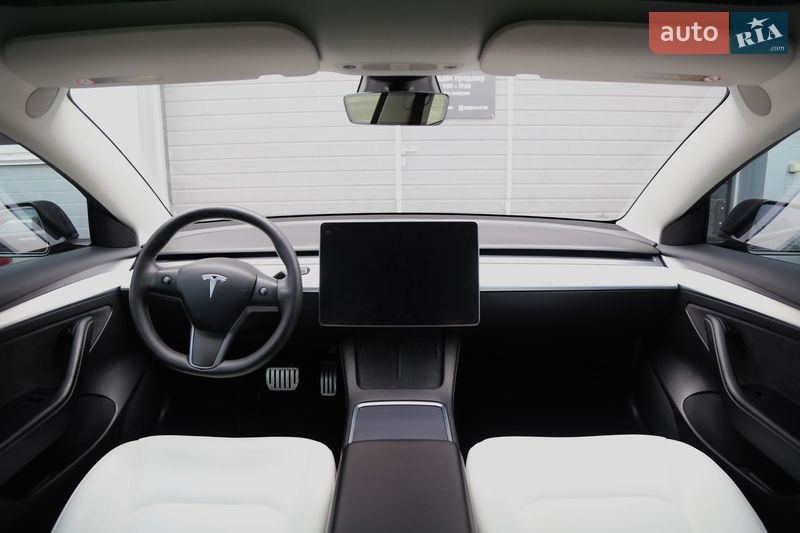 Седан Tesla Model 3 2022 в Києві