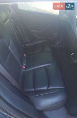 Седан Tesla Model 3 2022 в Львове
