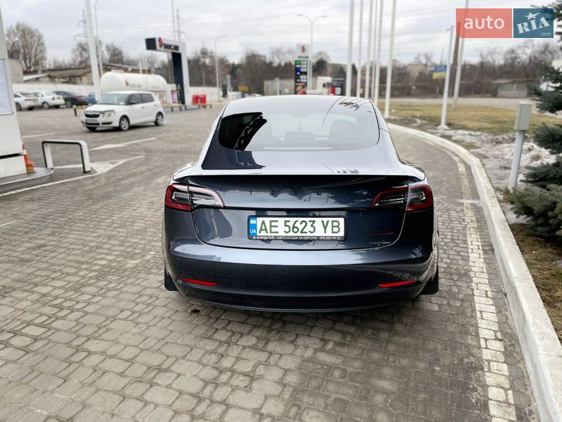 Седан Tesla Model 3 2020 в Дніпрі