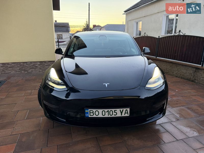 Седан Tesla Model 3 2019 в Збаражі
