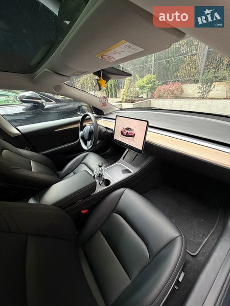 Седан Tesla Model 3 2023 в Киеве