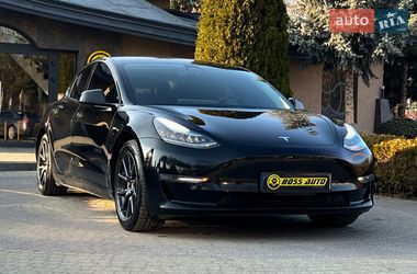 Седан Tesla Model 3 2019 в Львове