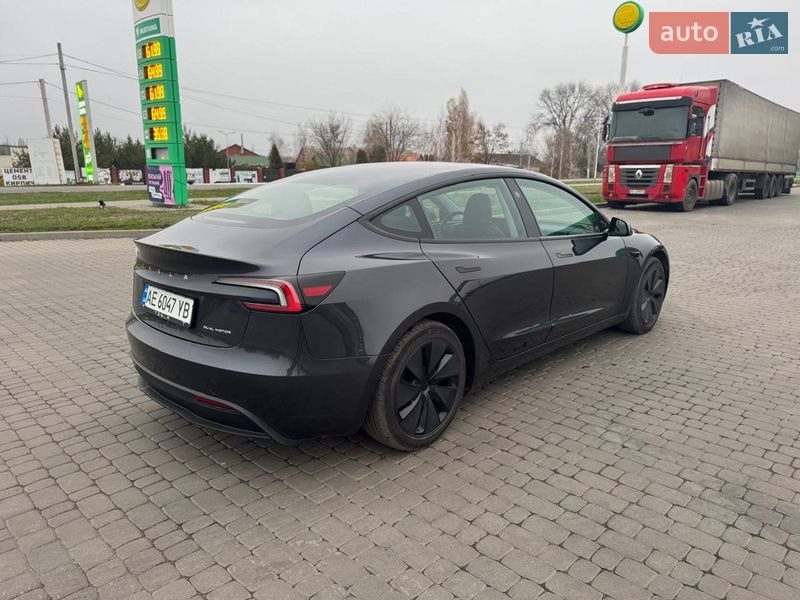 Седан Tesla Model 3 2024 в Новомосковске