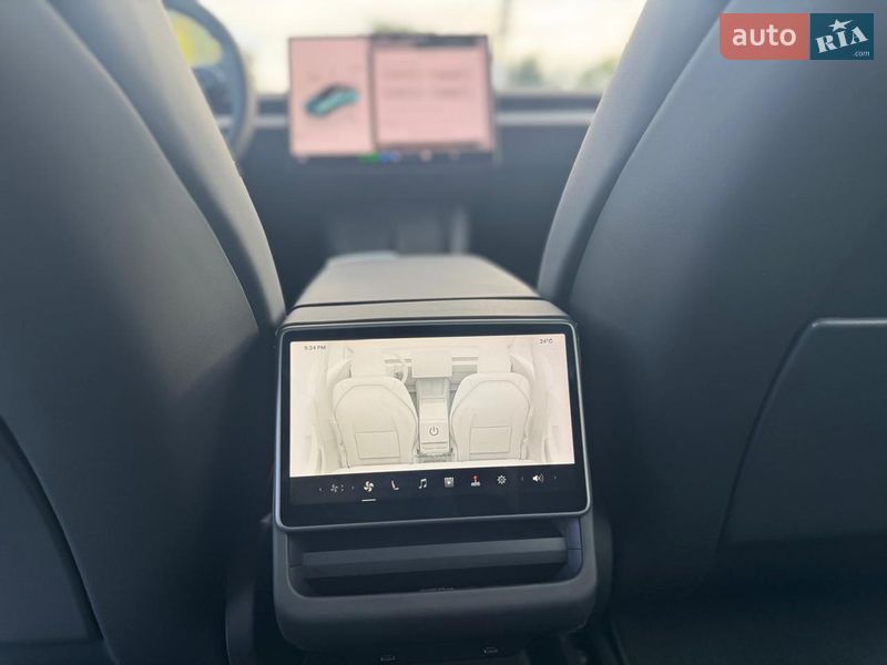 Седан Tesla Model 3 2024 в Новомосковске