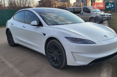 Седан Tesla Model 3 2025 в Івано-Франківську