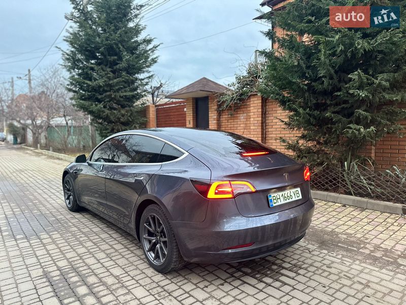 Седан Tesla Model 3 2019 в Одессе