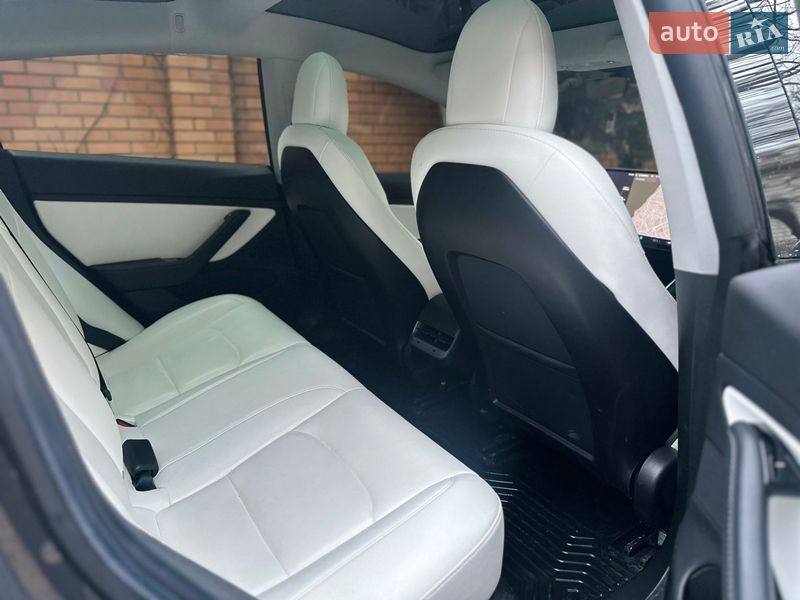 Седан Tesla Model 3 2019 в Одессе