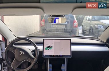 Седан Tesla Model 3 2018 в Львове