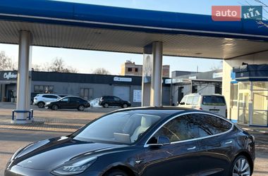 Седан Tesla Model 3 2018 в Києві