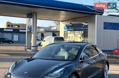 Седан Tesla Model 3 2018 в Києві