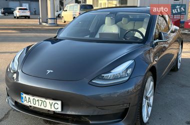 Седан Tesla Model 3 2018 в Києві
