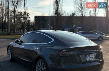 Седан Tesla Model 3 2018 в Києві
