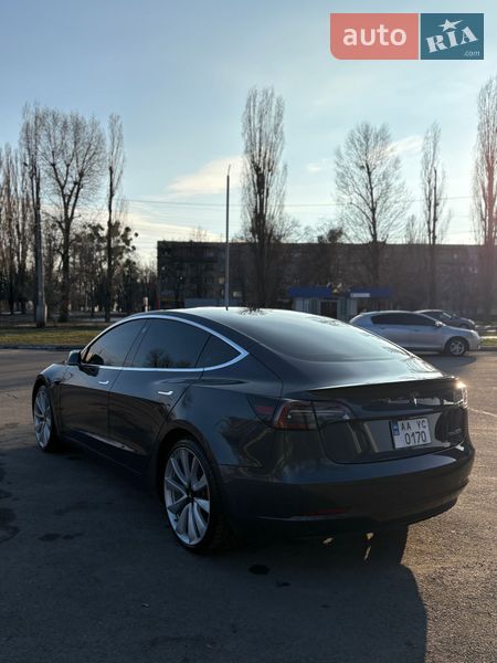 Седан Tesla Model 3 2018 в Києві