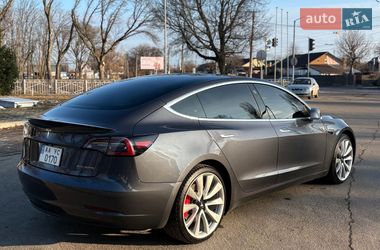 Седан Tesla Model 3 2018 в Черкассах