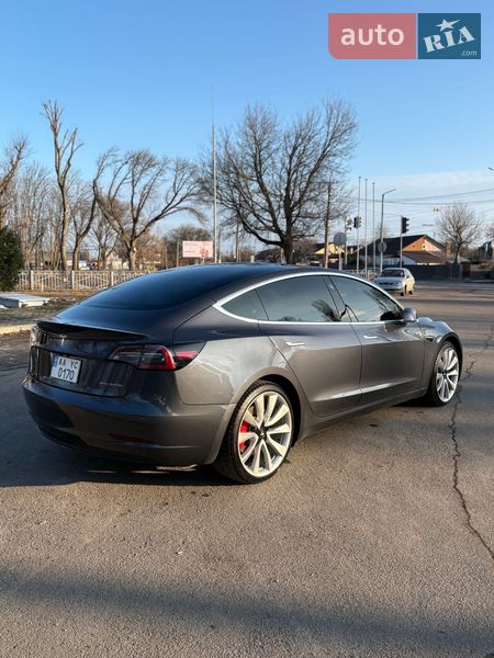 Седан Tesla Model 3 2018 в Черкасах
