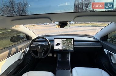 Седан Tesla Model 3 2018 в Києві