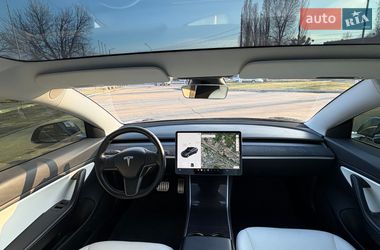 Седан Tesla Model 3 2018 в Києві