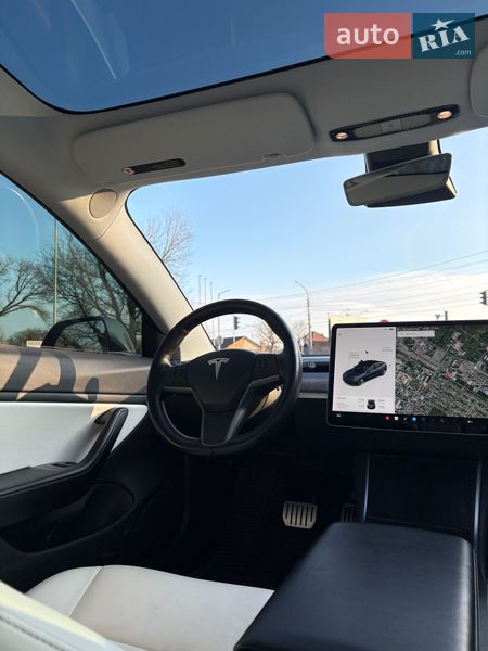 Седан Tesla Model 3 2018 в Києві