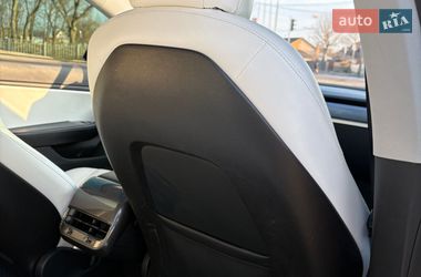 Седан Tesla Model 3 2018 в Києві