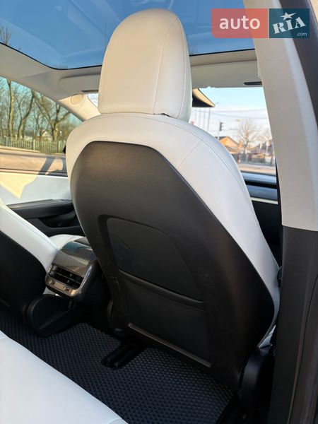 Седан Tesla Model 3 2018 в Києві