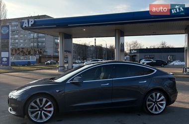 Седан Tesla Model 3 2018 в Києві
