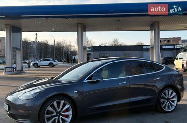 Седан Tesla Model 3 2018 в Києві