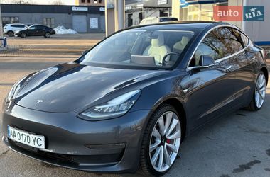 Седан Tesla Model 3 2018 в Києві