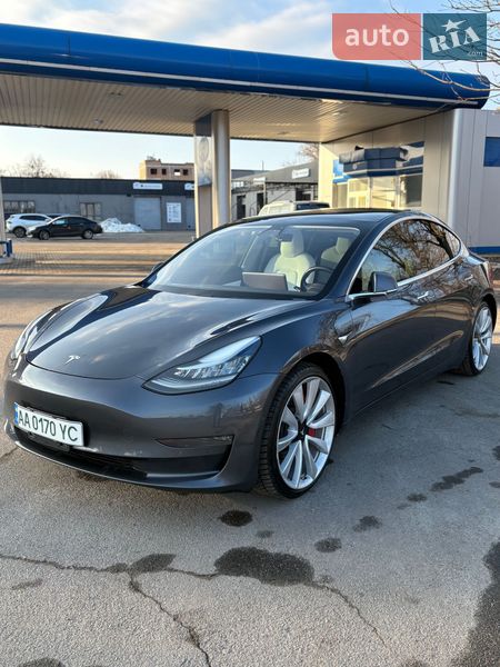 Седан Tesla Model 3 2018 в Києві
