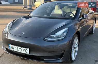 Седан Tesla Model 3 2018 в Києві