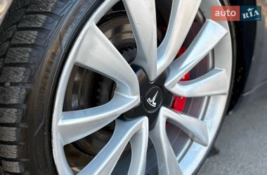 Седан Tesla Model 3 2018 в Києві