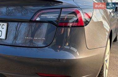 Седан Tesla Model 3 2018 в Києві