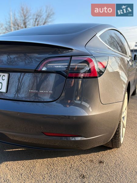 Седан Tesla Model 3 2018 в Києві