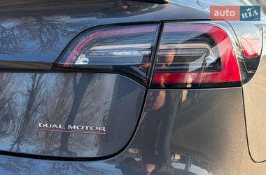 Седан Tesla Model 3 2018 в Києві