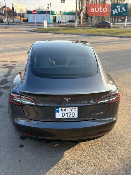 Седан Tesla Model 3 2018 в Києві