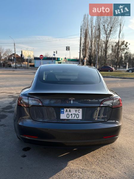 Седан Tesla Model 3 2018 в Києві
