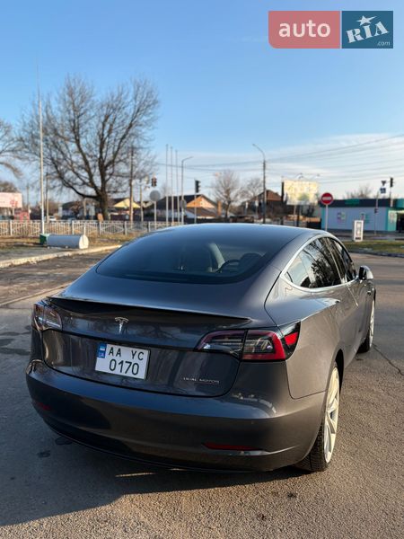 Седан Tesla Model 3 2018 в Києві
