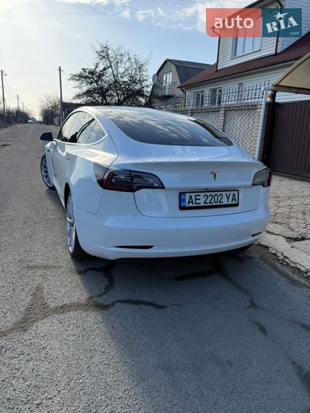 Седан Tesla Model 3 2018 в Дніпрі