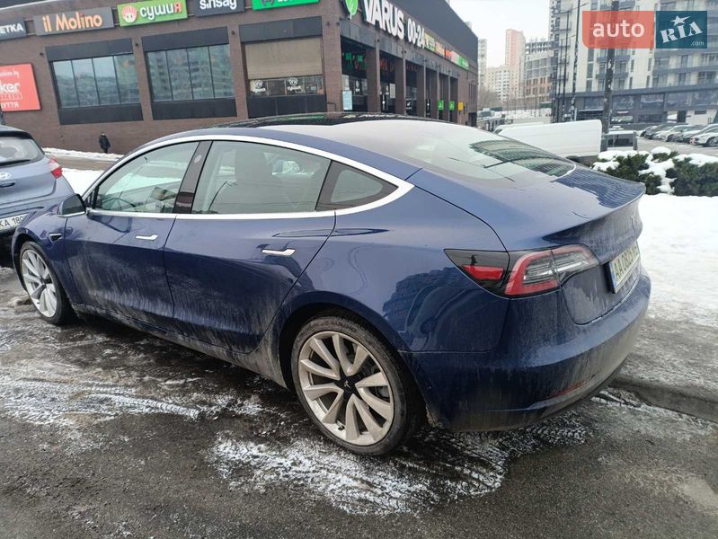 Седан Tesla Model 3 2020 в Киеве