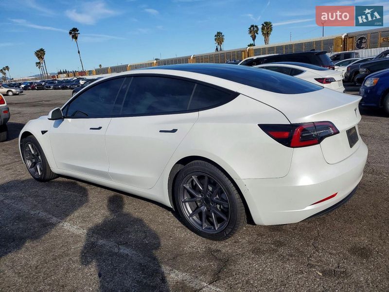 Седан Tesla Model 3 2021 в Львові