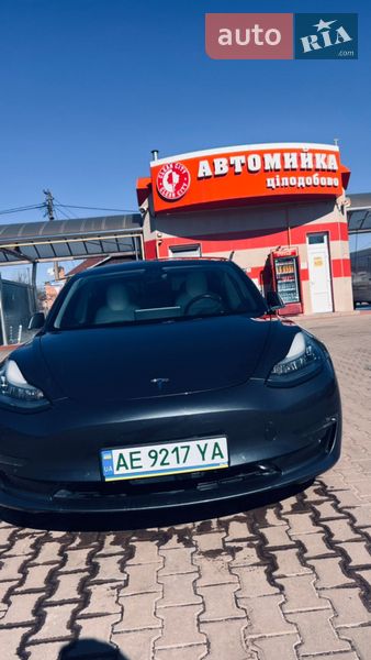 Седан Tesla Model 3 2018 в Кривом Роге
