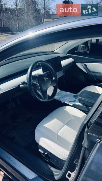 Седан Tesla Model 3 2018 в Кривом Роге