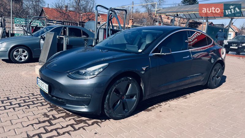 Седан Tesla Model 3 2018 в Кривом Роге