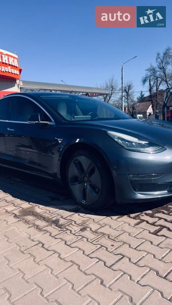 Седан Tesla Model 3 2018 в Кривом Роге